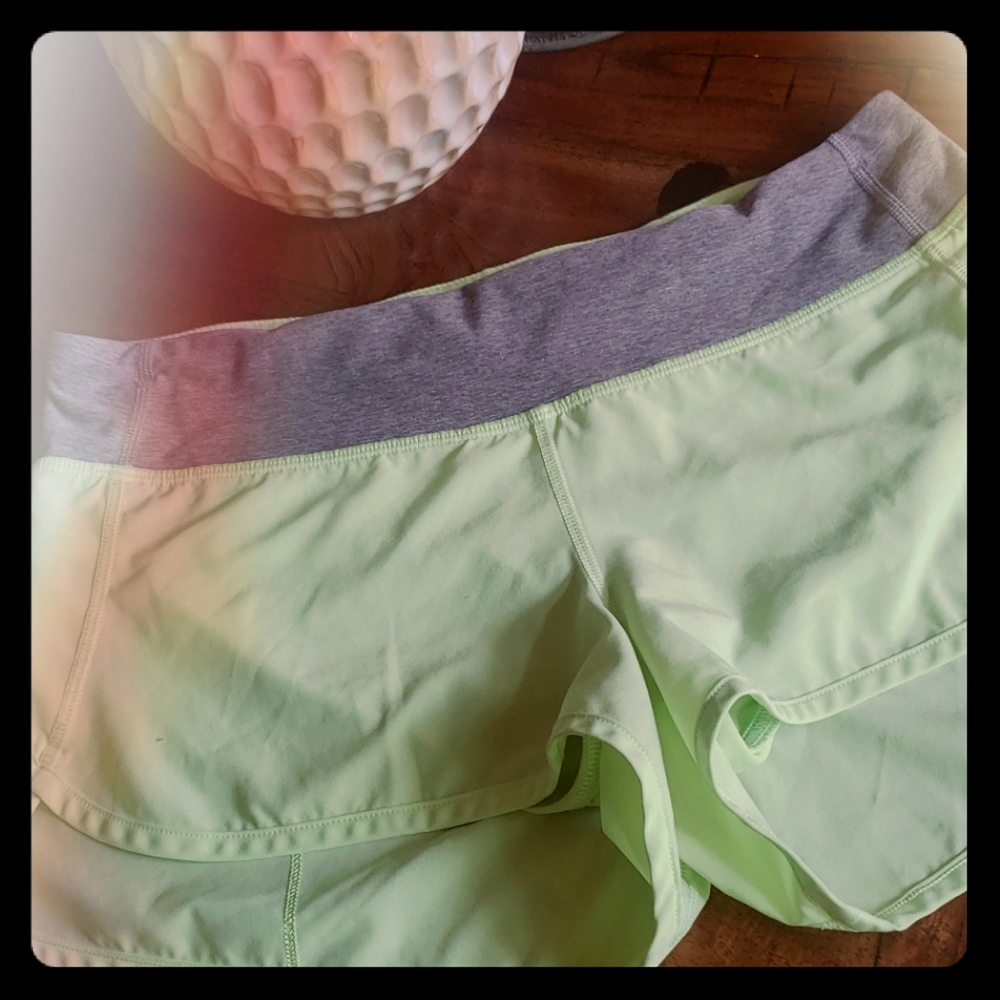 Lululemon shorts size 6